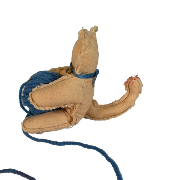 Handmade Fabric Tan Cat with Blue Yarn Ball 3 1/2" Kitten Collectible - Picture 3 of 6